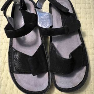 Alegría sandals